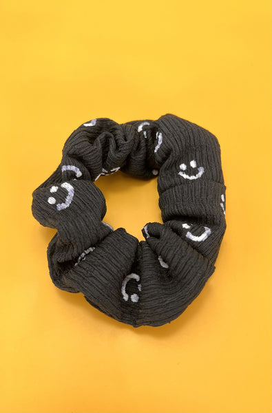 SOFT SMILEY HAIR SCRUNCHES |40S712