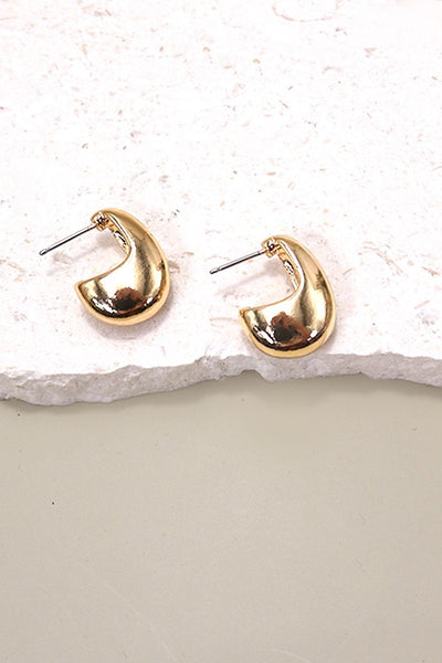 GEO HUGGIE HOOP EARRINGS | 10E3032423