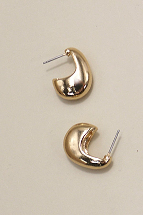 GEO HUGGIE HOOP EARRINGS | 10E3032423