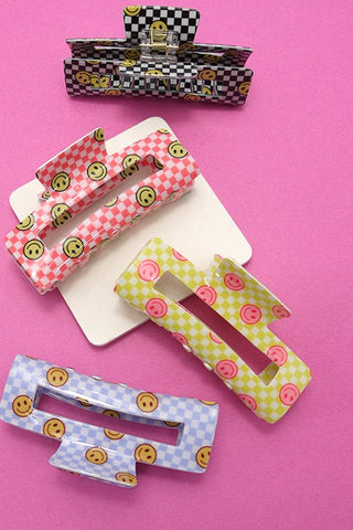 JUMBO CHECKER SMILEY HAIR CLAW CLIPS | 40H604