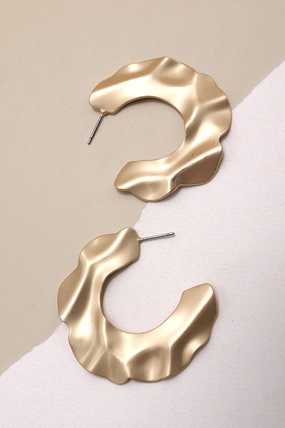 MATTE HAMMERED HOOP EARRINGS | 80E845