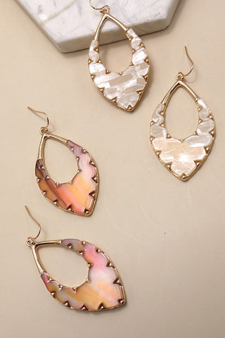 FAUX SHELL FILIGREE BACK OVAL DROP EARRINGS | 10E3042708