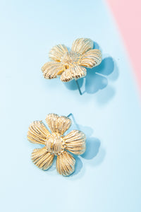 ETCHED FLOWER STUD EARRINGS | 31E03177