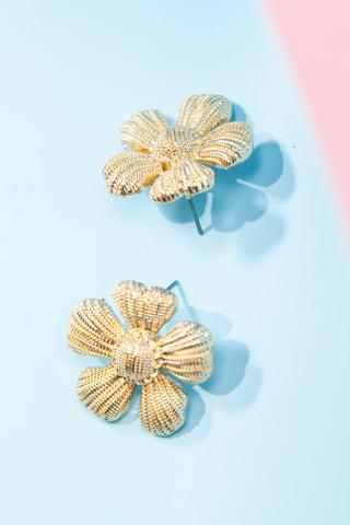 ETCHED FLOWER STUD EARRINGS | 31E03177