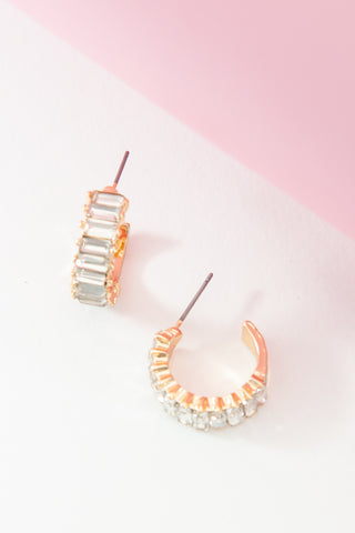 BAGUETTE STONE CIRCLE HOOP EARRINGS | 31E23775