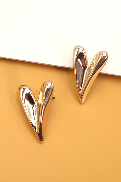 GOLD HEART DESIGN STUD EARRINGS | 80E1194