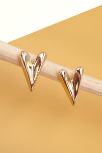 GOLD HEART DESIGN STUD EARRINGS | 80E1194