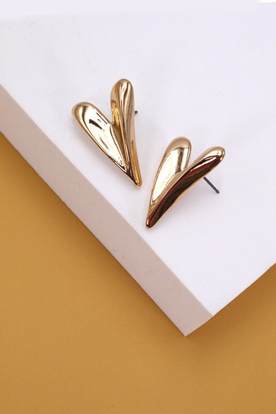 GOLD HEART DESIGN STUD EARRINGS | 80E1194