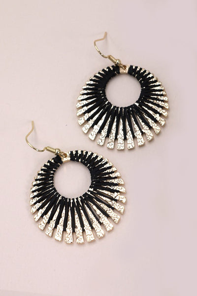 CIRCLE DANGLE WITH INNER STRING EARRINGS | 80E1698