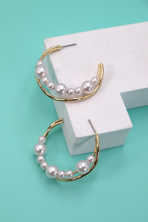 WAVY HOOPS WITH MULTI SIZE PEARLS | 80E1861