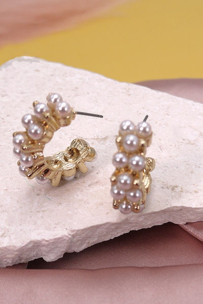 HUGGIE PEARL EARRINGS | 80E1818