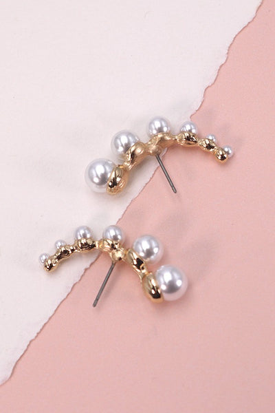 CRESCENT SHAPED PEARL CARTILAGE  EARRINGS | 31E03665