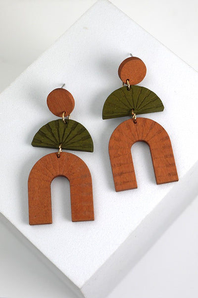 CARVED WOOD GEO U SHAPE EARRINGS | 80E1942