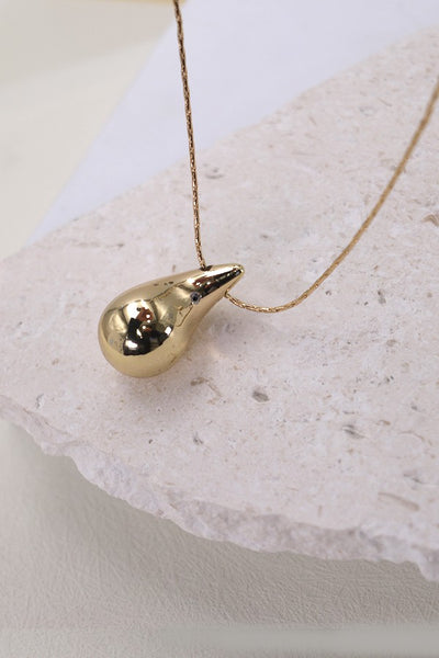 BRASS DIAMOND CUT CHAIN TEARDROP CHARM NECKLACE | 31N23233