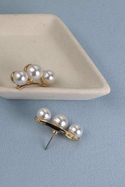 CRESCENT SHAPED PEARL CARTILAGE  EARRINGS | 31E03819