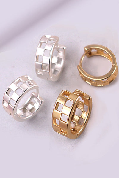 MINI CUTOUT CHECKER HOOP HUGGIE EARRING | 80E2440