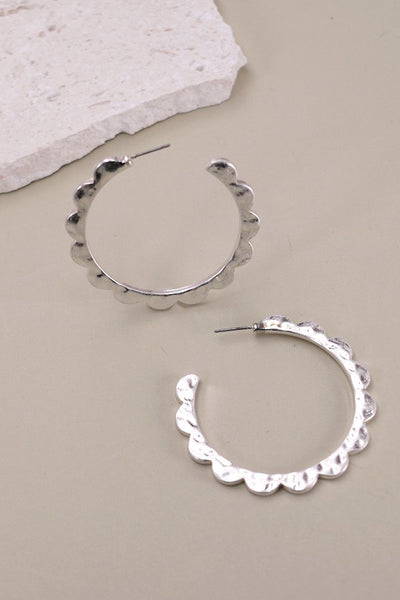 DESIGNED EDGE HOOP EARRINGS | 31E24053