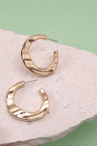 IRREGULAR LIGHT HOOP EARRINGS | 80E2598