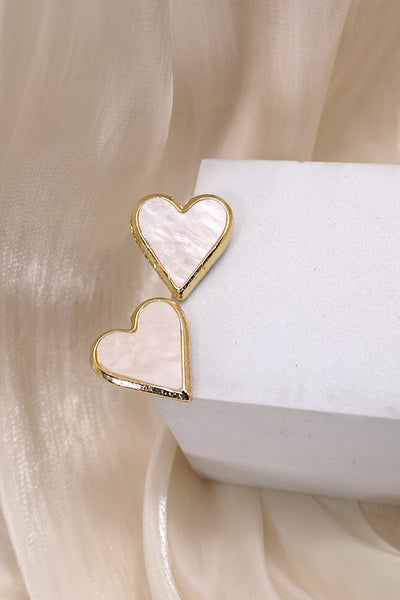 FLAT PEARL HEART GOLD EDGE EARRINGS | 80E2925