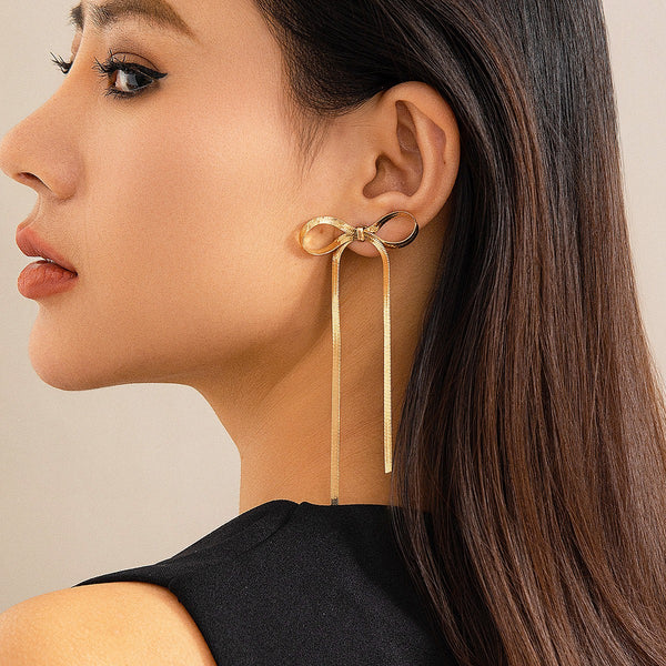 HERRINGBONE SNAKE CHAIN LONG BOW EARRINGS | 40E294