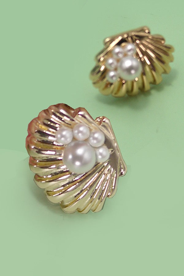 SEASHELL PEARL STUD EARRINGS | 80E3456