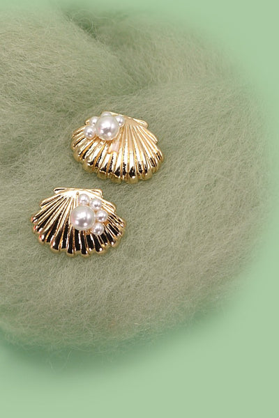 SEASHELL PEARL STUD EARRINGS | 80E3456