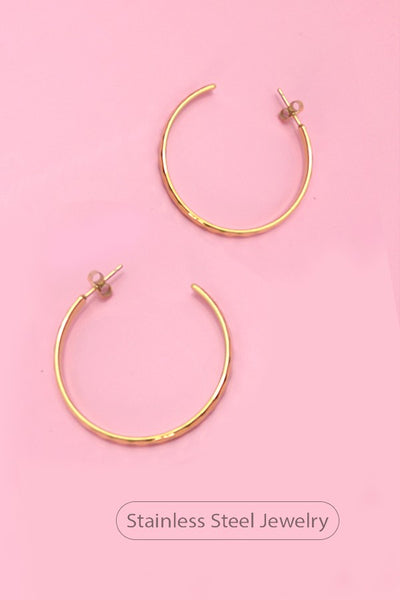 18K STAINLESS STEEL TARNISH FREE HAMMERED HOOPS | 40E302