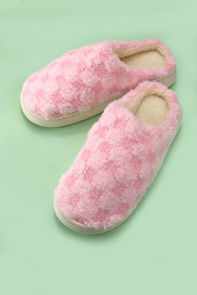 PLUSH CHECKER WARM COMFY COZY SLIPPERS | 40SP016