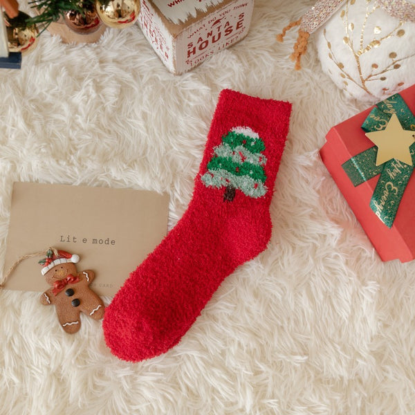 CHRISTMAS  HOLIDAY WARM CORAL FLEECE FUZZY SOCKS | 40S02054