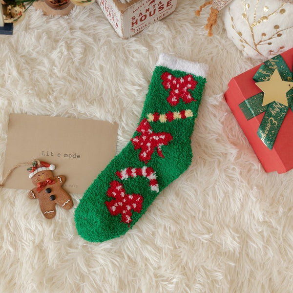 CHRISTMAS  HOLIDAY WARM CORAL FLEECE FUZZY SOCKS | 40S02054