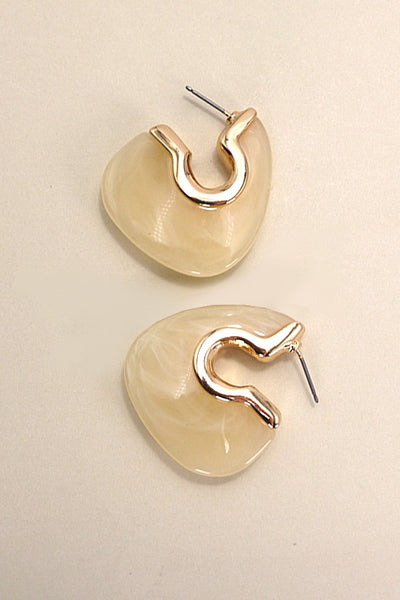 IRREGULAR MARBLEIZED ACRYLIC HOOP EARRINGS | 80E5010