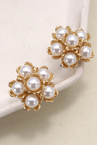 CLUSTER PEARL FLOWER STUD EARRINGS | 31E24800