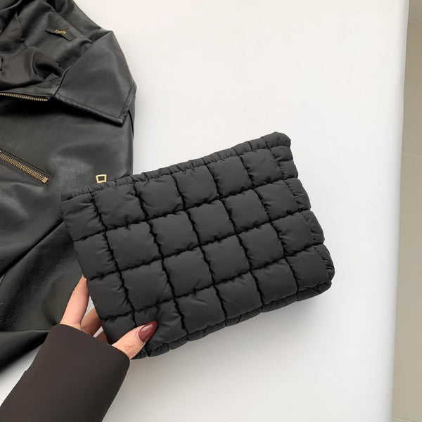 QUILTED PUFFY COSMETIC MAKEUP POUCH CLUTCH BAG | 40P538