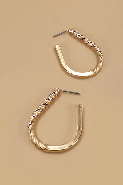 HALF TWIST OVAL HOOP EARRINGS | 31E24901