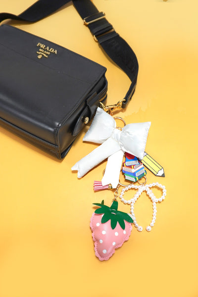 TRENDING PEARL BOW BAG CHARM KEYCHAIN | 40KC116