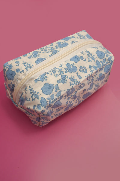 STRAWBERRY WESTERN BOW MAKEUP COSMETIC POUCH BAG | 40P544