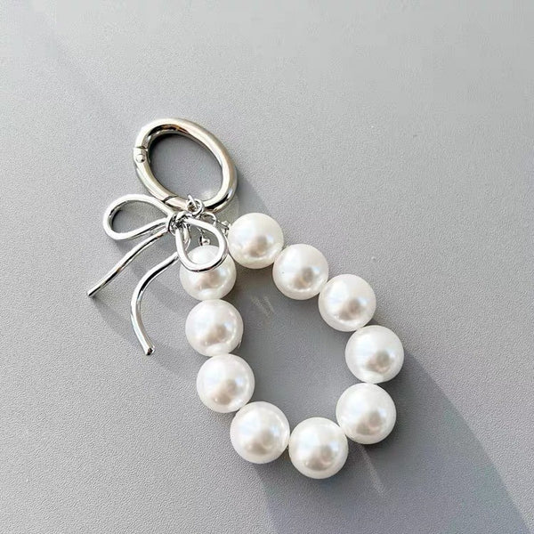 BAG CHARM-PEARL WRISTLET KEYCHAIN BAG CHARM | 40KC139