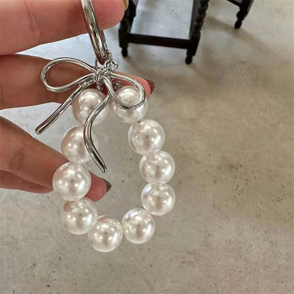 BAG CHARM-PEARL WRISTLET KEYCHAIN BAG CHARM | 40KC139