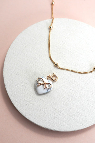 BOW HEART NATURAL STONE CHARM BALL CHAIN NECKLACE | 80N91571