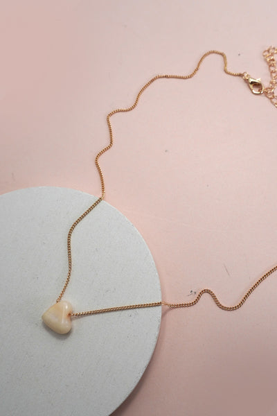 NATURAL STONE HEART CHARM NECKLACE | 80N91565