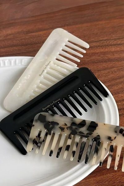 CLASSIC WIDE TOOTH ACETATE COMB | 40HC105