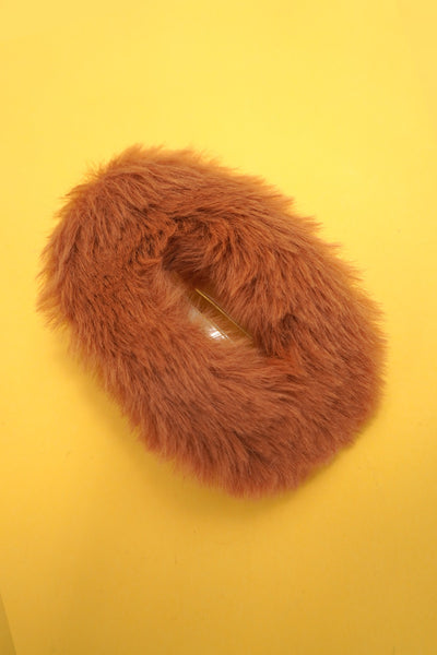 FURRY OVAL LAY DOWN FLAT HAIR CLAW CLIPS | 40H929