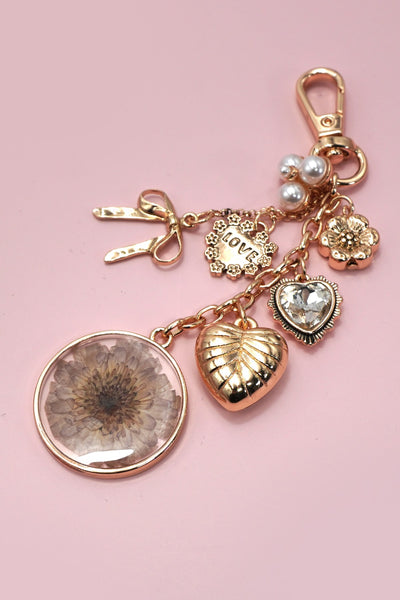 BAG CHARM-DRIED FLOWER BOW HEART PEARL | 80K036