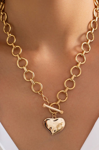 NOTABLE HAMMERED HEART FRONT TOGGLE NECKLACE | 40NK9476