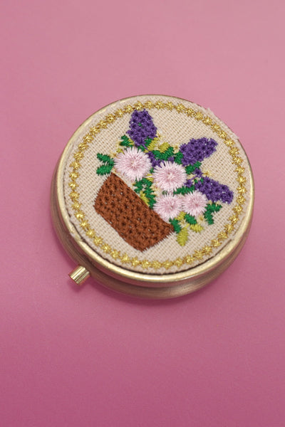 FLORAL EMBROIDERY JEWELRY ORGANIZER WITH MIRROR | 40P572