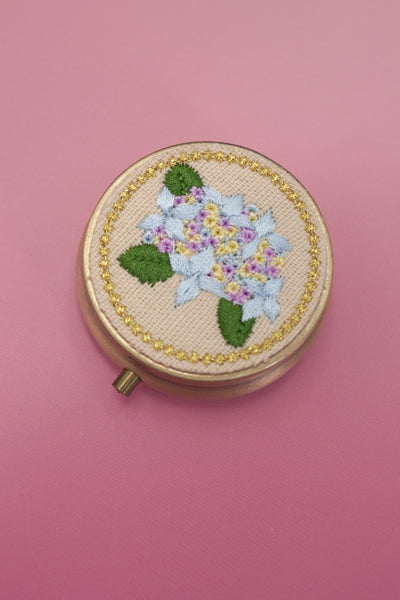 FLORAL EMBROIDERY JEWELRY ORGANIZER WITH MIRROR | 40P572