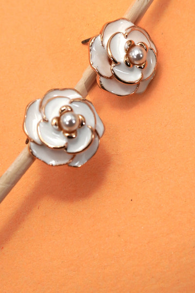 GOLD FLOWER PEARL STUD EARRINGS | 80E6871