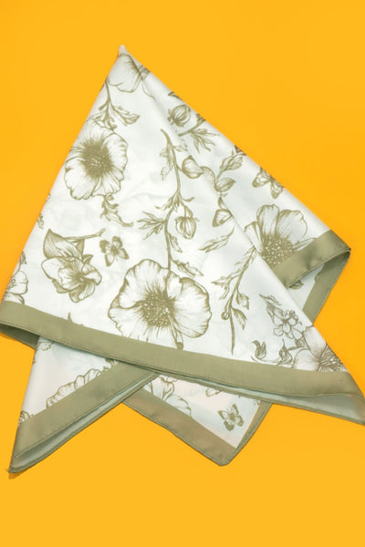PETITE FLOWER PRINT SILKY FEELING BANDANA SCARF | 40SC662