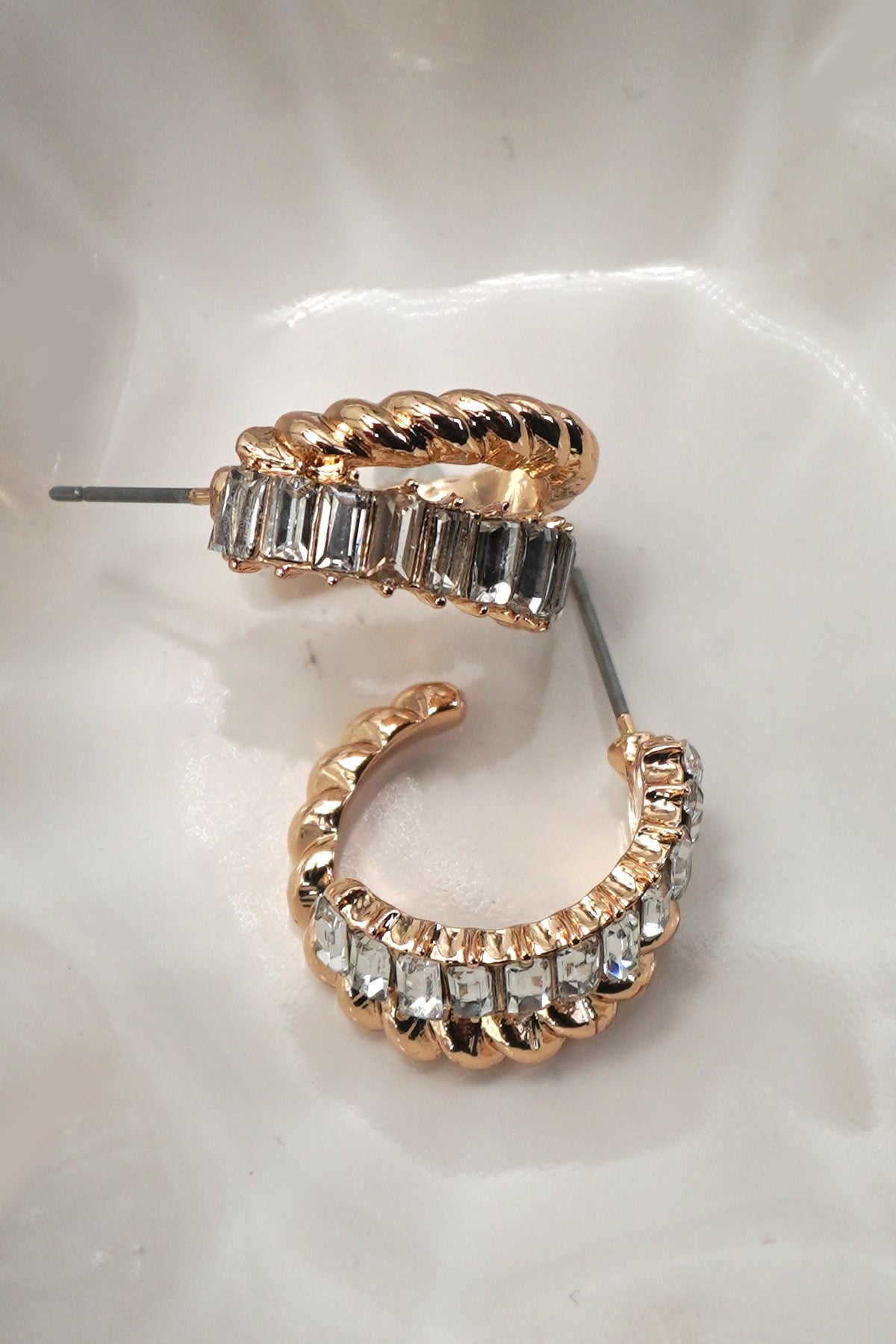 GOLD RHINESTONE INTWINED HUGGIE HOOP EARRINGS | 80E61000