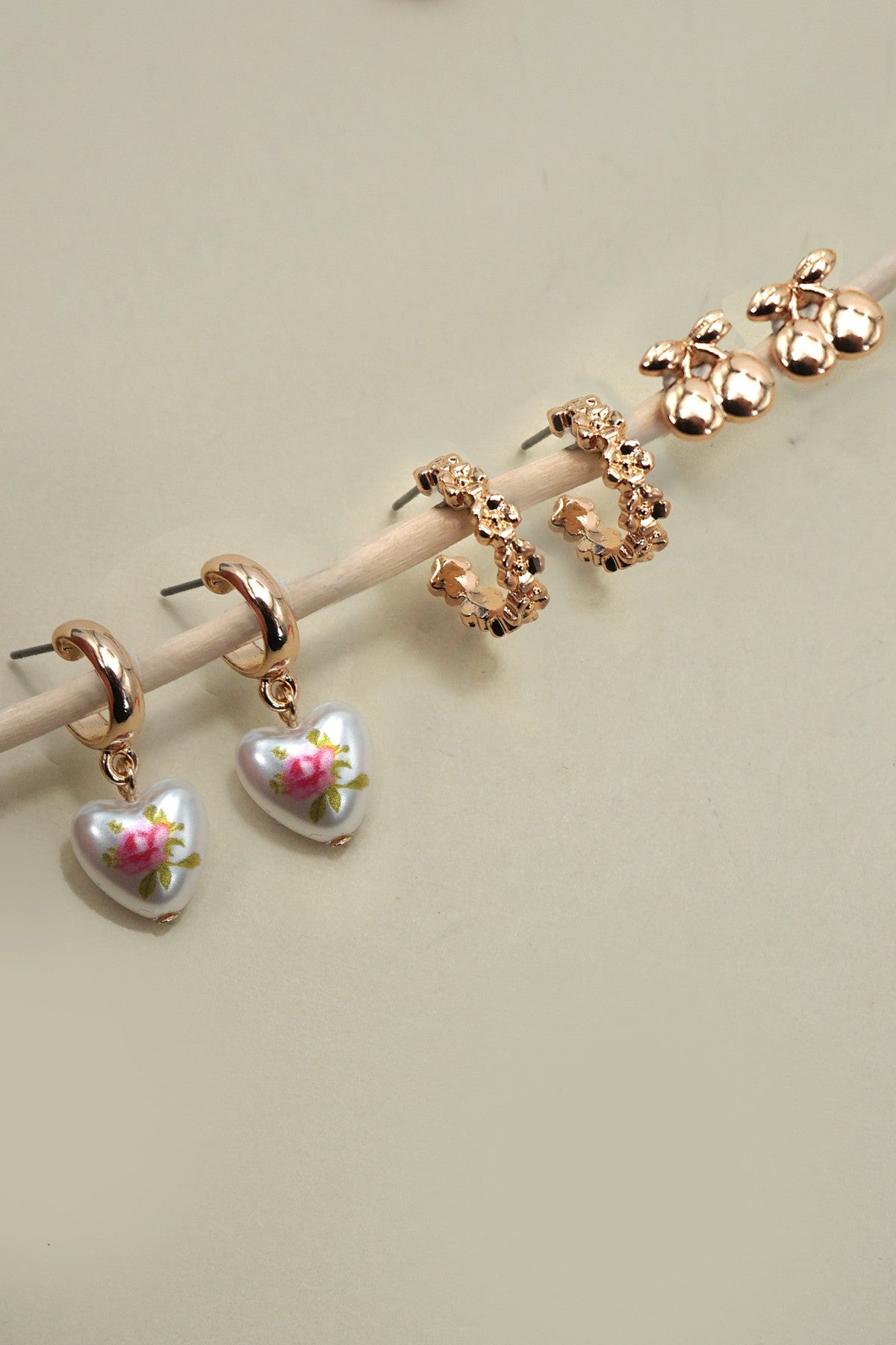 CHERRY FLORAL HOOP HEART  HUGGIE TRIO EARRINGS | 80E6970